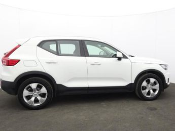 VOLVO XC40 1.5 T3 Momentum SUV 5dr Petrol Auto Euro 6 (s/s) (163 ps)