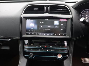JAGUAR F-PACE 2.0 D180 Chequered Flag SUV 5dr Diesel Auto AWD Euro 6 (s/s) (18