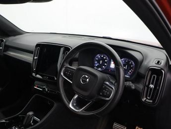 VOLVO XC40 1.5 T3 R-Design SUV 5dr Petrol Auto Euro 6 (s/s) (163 ps)