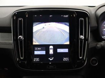 VOLVO XC40 1.5 T3 R-Design SUV 5dr Petrol Auto Euro 6 (s/s) (163 ps)