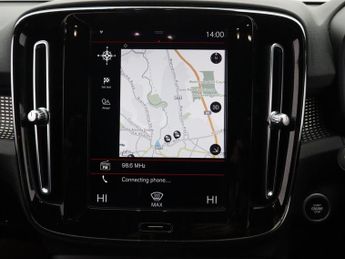 VOLVO XC40 1.5 T3 R-Design SUV 5dr Petrol Auto Euro 6 (s/s) (163 ps)