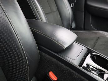 VOLVO XC40 1.5 T3 R-Design SUV 5dr Petrol Auto Euro 6 (s/s) (163 ps)