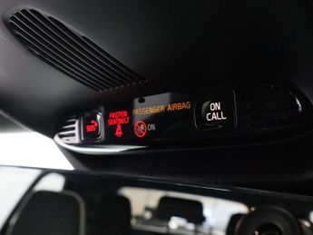 VOLVO XC40 1.5 T3 R-Design SUV 5dr Petrol Auto Euro 6 (s/s) (163 ps)