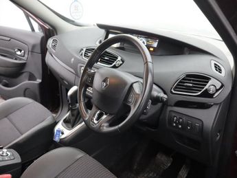 RENAULT GRAND SCENIC 1.5 dCi Dynamique TomTom MPV 5dr Diesel EDC Euro 5 (110 ps)