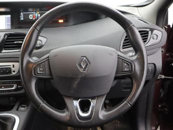 RENAULT GRAND SCENIC 1.5 dCi Dynamique TomTom MPV 5dr Diesel EDC Euro 5 (110 ps)