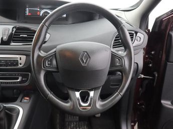 RENAULT GRAND SCENIC 1.5 dCi Dynamique TomTom MPV 5dr Diesel EDC Euro 5 (110 ps)