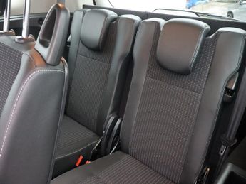 RENAULT GRAND SCENIC 1.5 dCi Dynamique TomTom MPV 5dr Diesel EDC Euro 5 (110 ps)