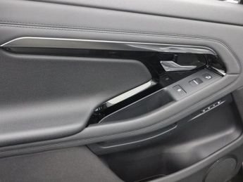 LAND ROVER RANGE ROVER EVOQUE 2.0 P250 MHEV R-Dynamic SE SUV 5dr Petrol Auto 4WD Euro 6 (s/s) 