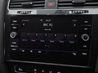 VOLKSWAGEN E-GOLF 35.8kWh e-Golf Hatchback 5dr Electric Auto (136 ps)