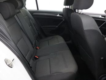 VOLKSWAGEN E-GOLF 35.8kWh e-Golf Hatchback 5dr Electric Auto (136 ps)