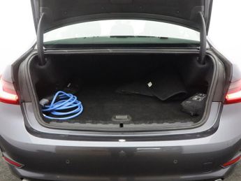 BMW 3 SERIES 2.0 330e 12kWh SE Pro Saloon 4dr Petrol Plug-in Hybrid Auto Euro