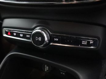 VOLVO XC40 1.5h T4 Recharge 10.7kWh Plus SUV 5dr Petrol Plug-in Hybrid Auto