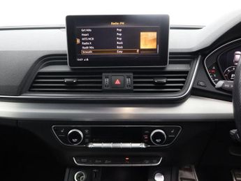 AUDI Q5 2.0 TDI 40 S line SUV 5dr Diesel S Tronic quattro Euro 6 (s/s) (