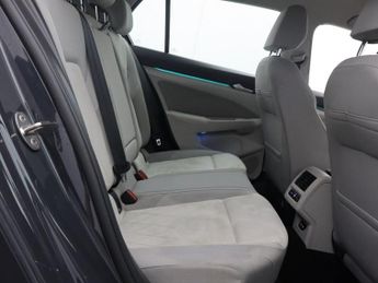 VOLKSWAGEN GOLF 1.5 eTSI MHEV Style Hatchback 5dr Petrol Hybrid DSG Euro 6 (s/s)