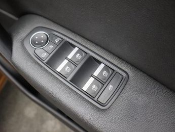 RENAULT CAPTUR 1.6 E-TECH 9.8kWh S Edition SUV 5dr Petrol Plug-in Hybrid Auto E