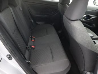 TOYOTA YARIS CROSS 1.5 VVT-h Design SUV 5dr Petrol Hybrid E-CVT Euro 6 (s/s) (116 p