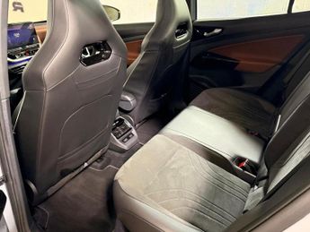 VOLKSWAGEN ID.4 Pro Performance 77kWh Max SUV 5dr Electric Auto (204 ps)