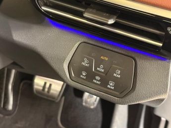 VOLKSWAGEN ID.4 Pro Performance 77kWh Max SUV 5dr Electric Auto (204 ps)