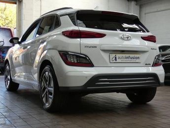 HYUNDAI KONA 64kWh Premium SUV 5dr Electric Auto (10.5kW Charger) (204 ps)