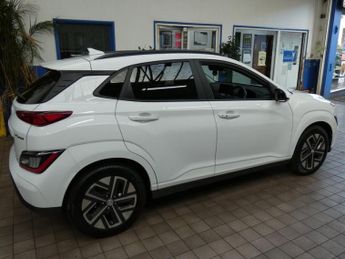 HYUNDAI KONA 64kWh Premium SUV 5dr Electric Auto (10.5kW Charger) (204 ps)