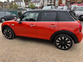 MINI HATCH 1.5 Cooper Hatchback 5dr Petrol Steptronic Euro 6 (s/s) (136 ps)