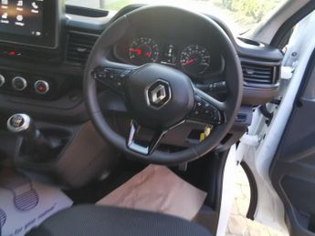 RENAULT TRAFIC 2.0 dCi Blue LL30 Business+ Panel Van 5dr Diesel Manual L2 H1 Eu