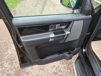 LAND ROVER DISCOVERY 4 3.0 SD V6 HSE Luxury SUV 5dr Diesel Auto 4WD Euro 5 (s/s) (255 b