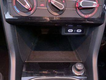 VOLKSWAGEN T-CROSS 1.0 TSI SE SUV 5dr Petrol DSG Euro 6 (s/s) (110 ps)