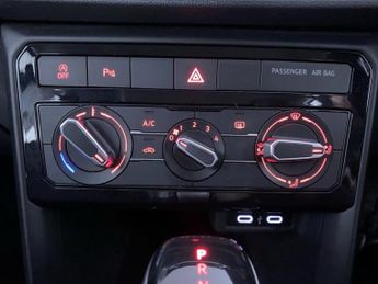 VOLKSWAGEN T-CROSS 1.0 TSI SE SUV 5dr Petrol DSG Euro 6 (s/s) (110 ps)