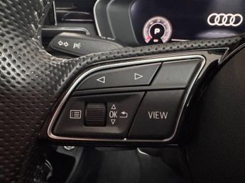 AUDI A4 AVANT 2.0 TDI 30 Black Edition Estate 5dr Diesel S Tronic Euro 6 (s/s)