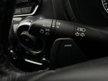 NISSAN JUKE 1.0 DIG-T N-Connecta SUV 5dr Petrol DCT Auto Euro 6 (s/s) (114 p