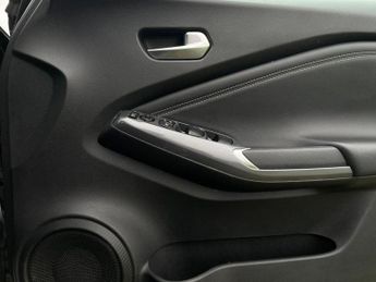 NISSAN JUKE 1.0 DIG-T N-Connecta SUV 5dr Petrol DCT Auto Euro 6 (s/s) (114 p