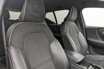 VOLVO XC40 1.5h T5 Twin Engine Recharge 10.7kWh R-Design SUV 5dr Petrol Plu