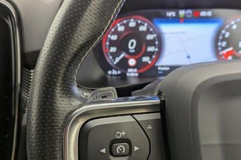 VOLVO XC40 1.5h T5 Twin Engine Recharge 10.7kWh R-Design SUV 5dr Petrol Plu