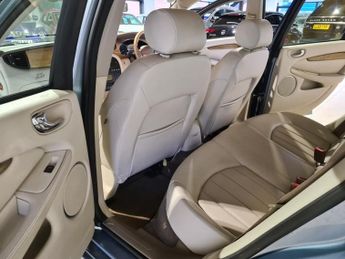 JAGUAR X-TYPE 2.5 V6 SE Saloon 4dr Petrol Automatic (AWD) (244 g/km, 194 bhp)