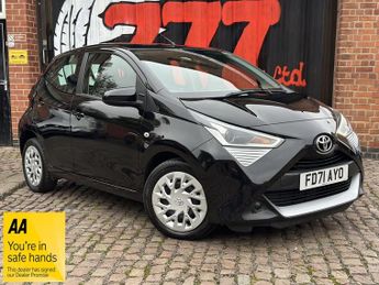 Toyota AYGO 1.0 VVT-i x-play Hatchback 5dr Petrol Manual Euro 6 (s/s) (71 ps