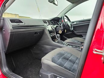 VOLKSWAGEN GOLF 2.0 TDI BlueMotion Tech GT Hatchback 5dr Diesel DSG Euro 5 (s/s)
