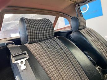 MERCEDES-BENZ SL 2.7L 2d  AUTO  185 BHP