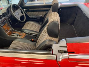 MERCEDES-BENZ SL 2.7L 2d  AUTO  185 BHP