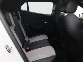 PEUGEOT E-2008 50kWh GT SUV 5dr Electric Auto (136 ps)