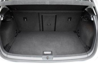 VOLKSWAGEN GOLF 1.6TDi MATCH 5 DOOR DSG AUTO 104 BHP