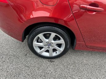 VOLVO V60 2.0 D4 SE Lux Estate 5dr Diesel Geartronic Euro 6 (s/s) (181 ps)