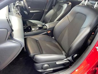 MERCEDES-BENZ A CLASS 1.3 A200 Sport (Executive) Hatchback 5dr Petrol 7G-DCT Euro 6 (s