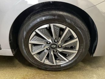 HYUNDAI IONIQ 38.3kWh Premium Hatchback 5dr Electric Auto (136 ps)