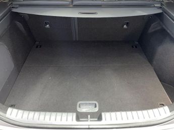 HYUNDAI IONIQ 38.3kWh Premium Hatchback 5dr Electric Auto (136 ps)