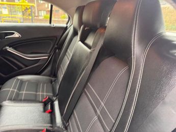 MERCEDES-BENZ A-CLASS 1.5 A180 CDI Sport Hatchback 5dr Diesel 7G-DCT Euro 5 (s/s) (109