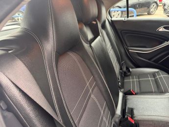 MERCEDES-BENZ A-CLASS 1.5 A180 CDI Sport Hatchback 5dr Diesel 7G-DCT Euro 5 (s/s) (109