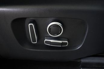 LAND ROVER RANGE ROVER EVOQUE 1.5 P300e 12.2kWh R-Dynamic SE Auto 4WD Euro 6 (s/s) 5dr