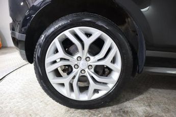 LAND ROVER RANGE ROVER EVOQUE 1.5 P300e 12.2kWh R-Dynamic SE Auto 4WD Euro 6 (s/s) 5dr