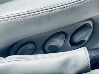 JAGUAR XK CONVERTIBLE 4.2 Convertible 2dr Petrol Automatic (279 g/km, 300 bhp)